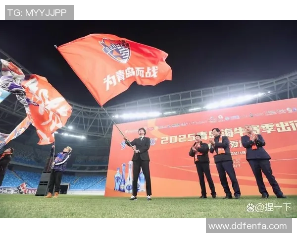 近期足球明星中国行热潮引发球迷热情共庆足球盛宴